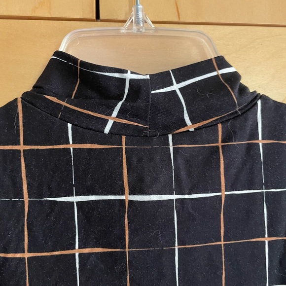 NEW Mockneck top - Picture 3 of 13